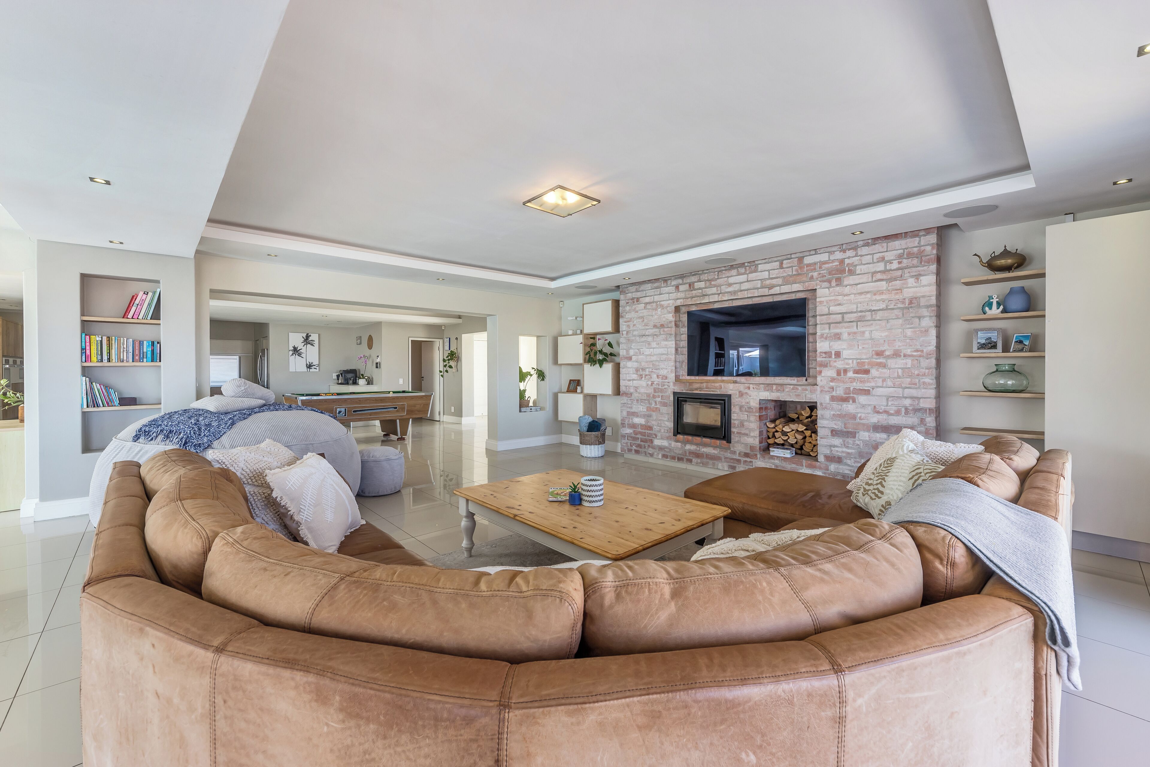 Villa, 5 Bedrooms, Accessible, Private Pool | Living room | Books