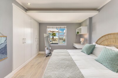 Beachfront, Private Pool, Pizza Oven, Pool Table, Fast Internet, Family Friendly