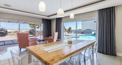 Beachfront, Private Pool, Pizza Oven, Pool Table, Fast Internet, Family Friendly