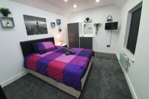 3 bedrooms, WiFi, bed sheets