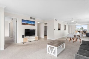 TV - Bay Harbor Sunset Apt 3C (Bay Harbor Islands)