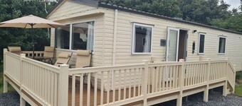 2 Bed Lodge - Sleeps 6 - Parking - Pets - Wifi