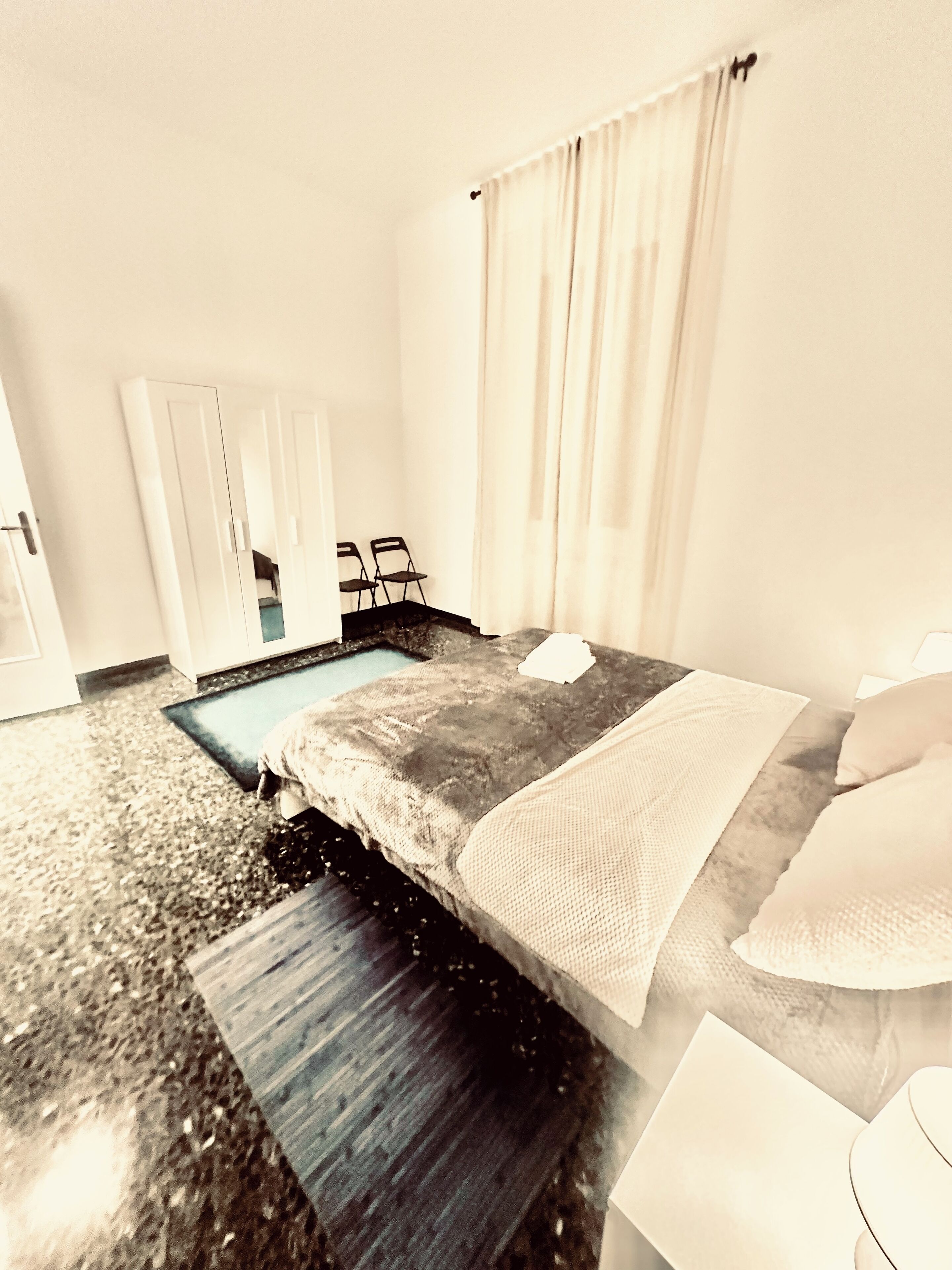1 Schlafzimmer, Schreibtisch, Bügeleisen/Bügelbrett, Reisekinderbett