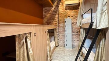 Laptop workspace, iron/ironing board, free WiFi, bed sheets