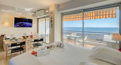 Studio La Mirandole Sea View, Golfe-Juan, France