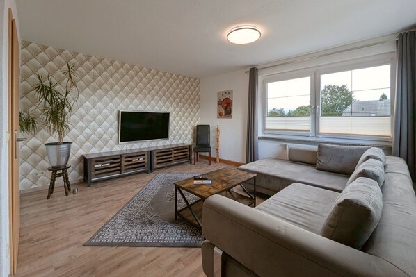 Télévision, table de tennis de table