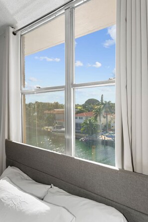 1 室のベッドルーム、WiFi