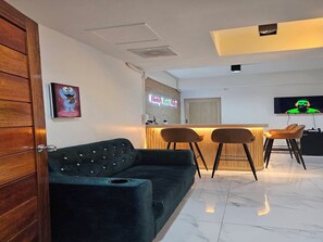 Lobby sitting area - Homey Hostel Hatyai (Hat Yai)