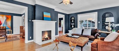 Smart-tv och eldstad