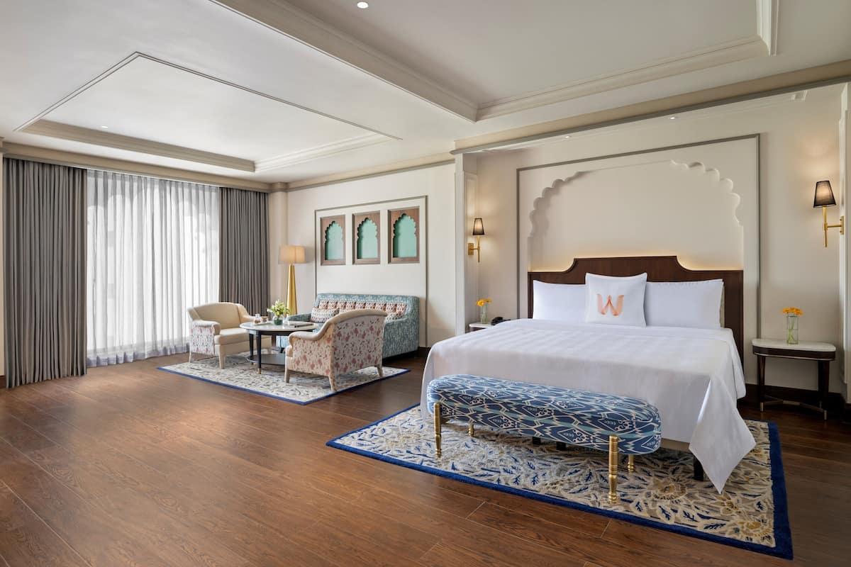 Suite, 1 King Bed | Premium bedding, individually furnished, desk, laptop workspace