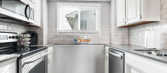 Spacious 4-bedroom house in the heart of West Omaha close to EVERYTHING