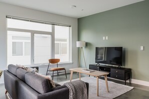 テレビ、ステレオ