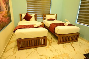 Blackout curtains, soundproofing, free WiFi