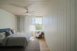 4 bedrooms, iron/ironing board, WiFi, bed sheets - Jila by Salty Stays - Noosa luxury waterfront, brand new, beautifully furnished. (Noosa Heads)