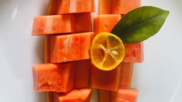 Daily continental breakfast (LKR 1500 per person)