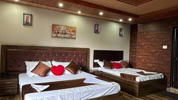 Luxury Quadruple Room, Balcony, Mountain View | Free WiFi