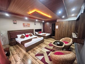 Luksus-firemannsrom, balkong, fjellutsikt | Wi-fi (inkludert)