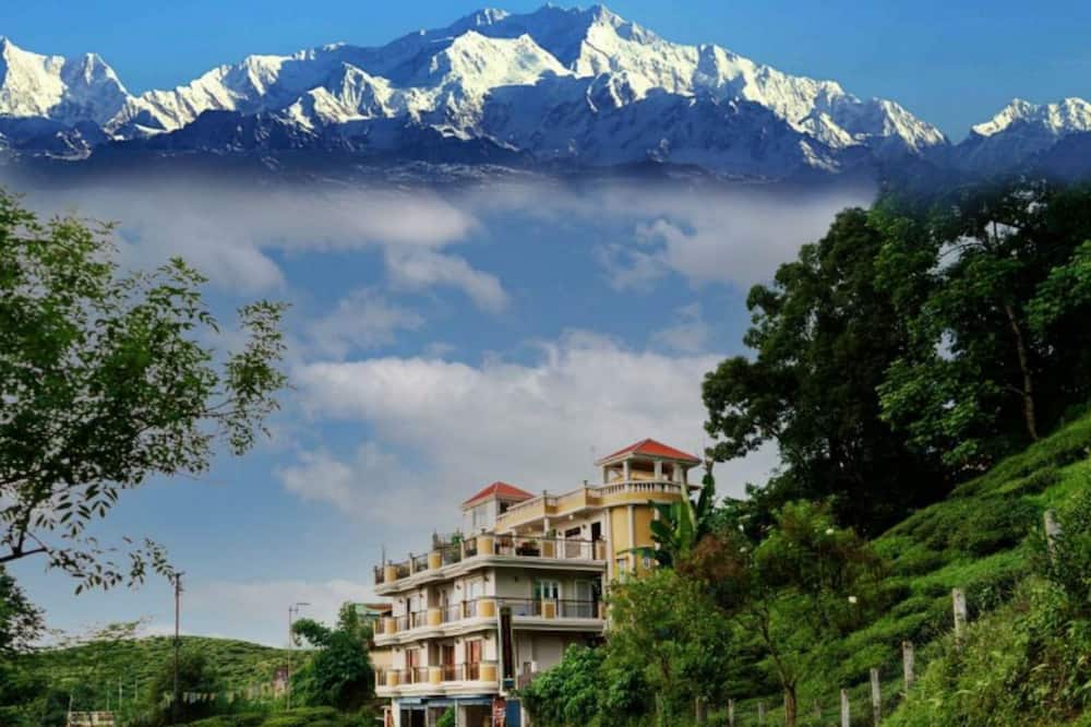 TRADITIONAL HOTEL AND RESTAURANT
