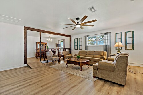 Viewpoint at Bois D'arc Lake