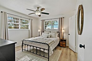 3 habitaciones, tabla de planchar con plancha, cuna de viaje y wifi