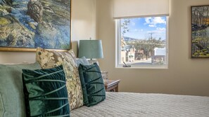 2 bedrooms, desk, free WiFi, bed sheets