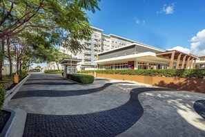 Exterior - Minimalist Scandinavian 1BR Unit + Free Parking in Trees Residences Fairview, QC (Quezon City)