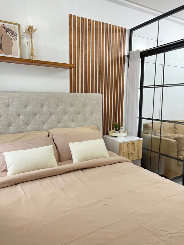 1 bedroom, desk, free WiFi, bed sheets