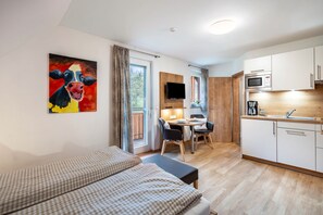 1 bedroom, free WiFi, bed sheets - Studio Apartment 'Ferienwohnung Morgensonne' with Shared Terrace, Shared Garden and Wi-Fi (Winden im Elztal)