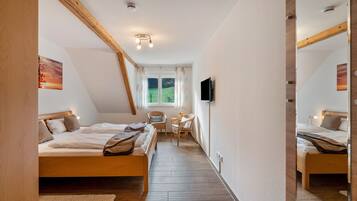 1 bedroom, free WiFi, bed sheets