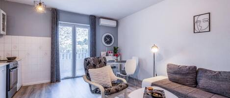 Apartment (One Bedroom Apartment with Balcony) | Living room