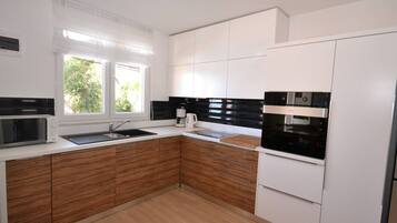 Villa (Three Bedroom Villa with Pool) | Private kitchen | Fridge