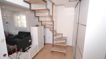 Villa (Three Bedroom Villa with Pool) | Staircase