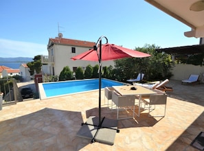 ヴィラ (Three Bedroom Villa with Pool) | 屋外プール | 屋外プール、サンラウンジャー