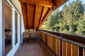 Property grounds - Apartment 'Ferienwohnung Heuboden' with Shared Terrace, Shared Garden and Wi-Fi (Winden im Elztal)