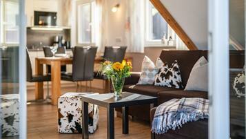 TV, table tennis, stereo