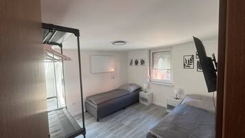 4 bedrooms, free WiFi, bed sheets