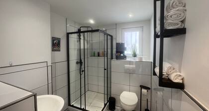 Holiday Home 'M Und S - Landidyll Am Weiher' with Lake View, Private Terrace and Wi-Fi