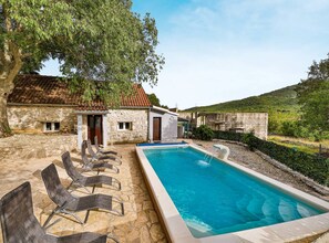 Casa (Three Bedroom Holiday Home with Pool) | Piscina externa | Piscina externa, piscina aquecida, espreguiçadeiras