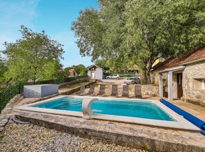 Casa (Three Bedroom Holiday Home with Pool) | Piscina externa | Piscina externa, piscina aquecida, espreguiçadeiras