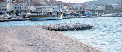 Apartment (One Bedroom Apartment with Balcony) | Beach