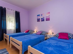 Apartment (Two Bedroom Apartment) | 2 bilik tidur, katil bayi/kot (surcaj), Wi-fi percuma 