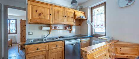 Fridge, microwave, dishwasher