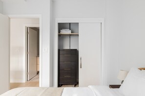 1 chambre, fer et planche Ă repasser, Wi-Fi, draps fournis