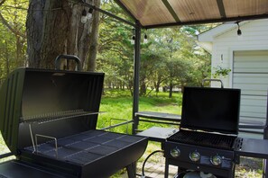 Property grounds - Cozy Pocono Retreat with Hot Tub • Firepit • Games (Albrightsville)