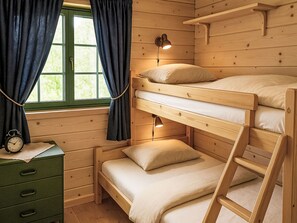3 bedrooms, desk, WiFi