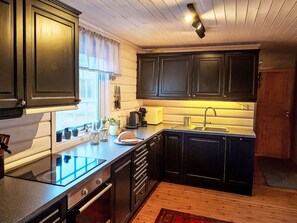 Réfrigérateur, micro-ondes, four, grille-pain