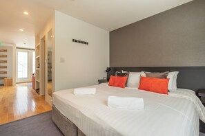 Eenvoudig appartement, 1 slaapkamer | Een strijkplank/strijkijzer, gratis wifi