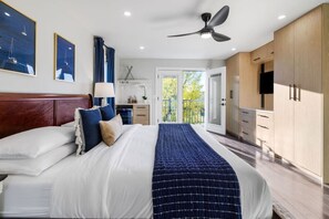 4 chambres, bureau, fer et planche à repasser, lit parapluie