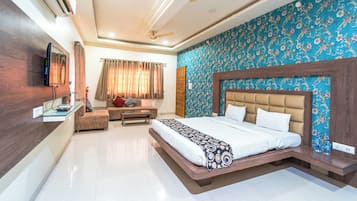 Quarto duplo econômico, vista para a colina | Escrivaninha, quartos à prova de som, Wi-Fi de cortesia