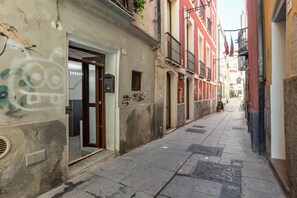 Property grounds - GuestHost - Sa domu pitticca - bright studio in Cagliari (Cagliari)